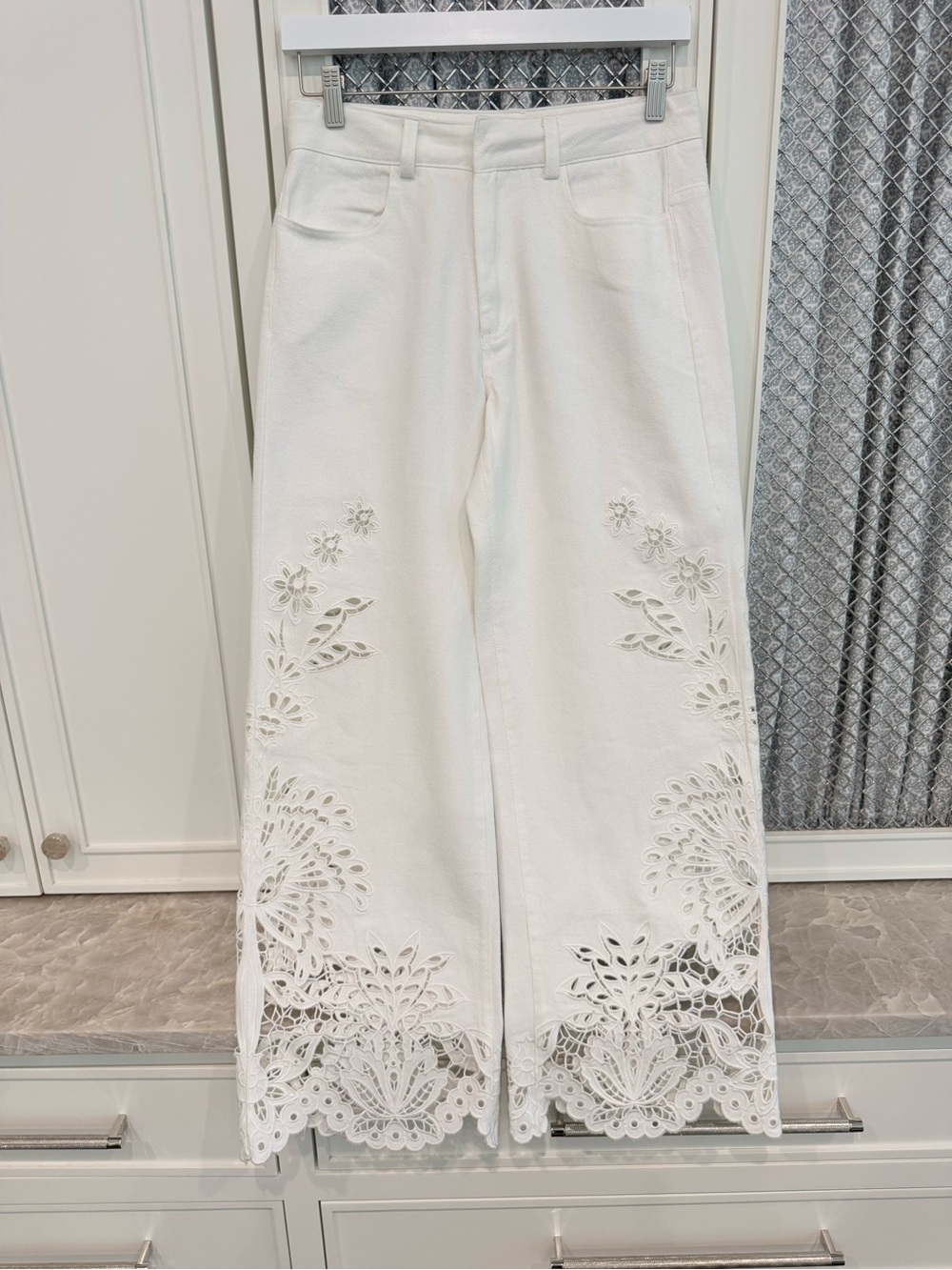 Farm Rio High Rise Embroidered Eyelet off-white Denim Wide Leg Pants - size 26 - Picture 7 of 13
